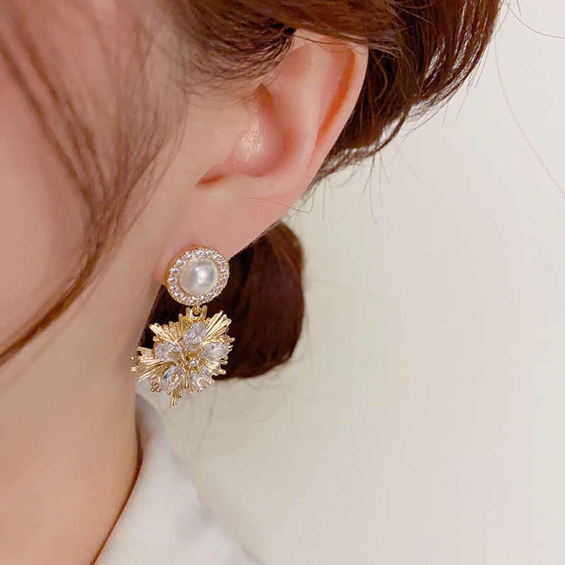 East Gate High Sense Fashion Earrings