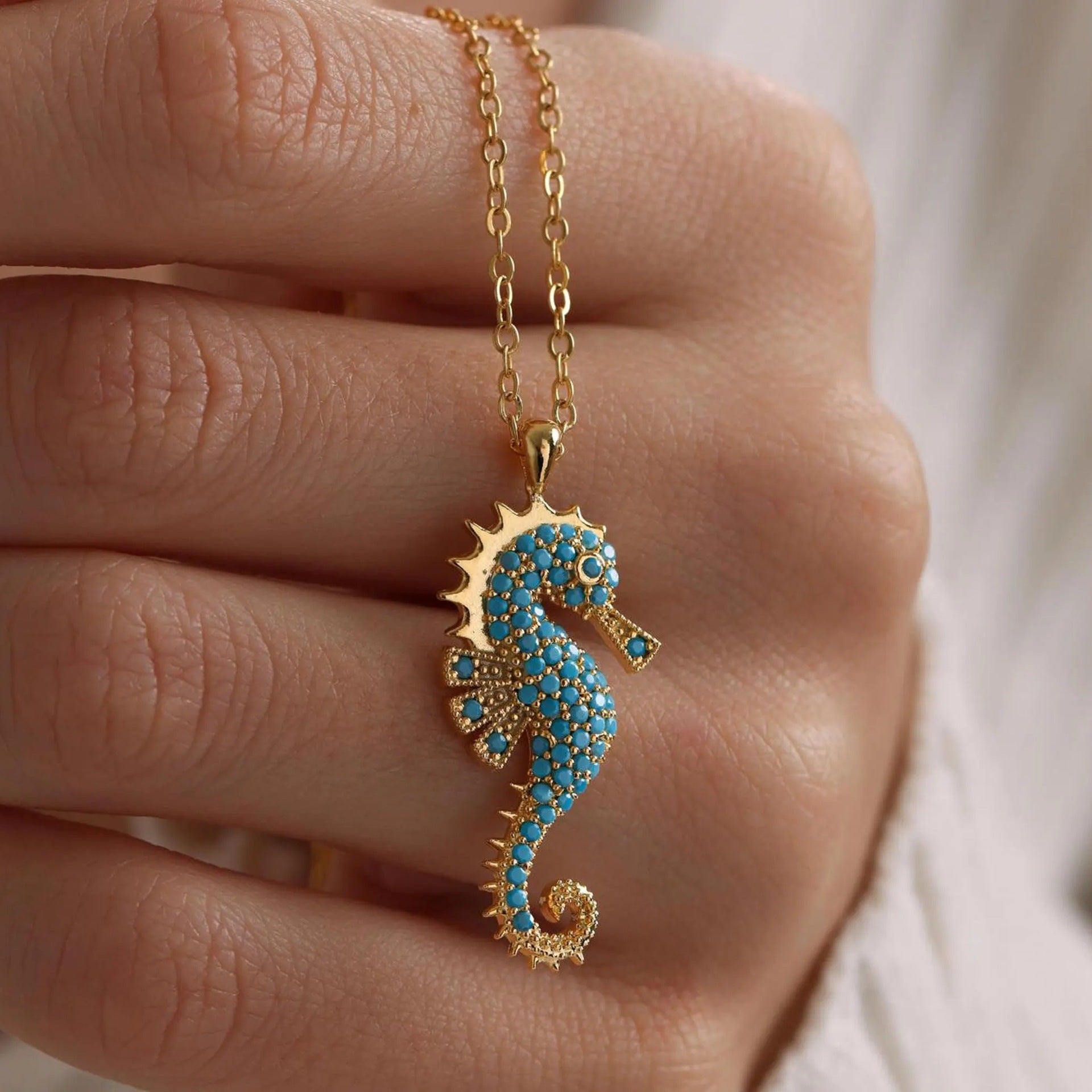 Fashionable Stainless Steel Diamond-encrusted Necklace Pendant