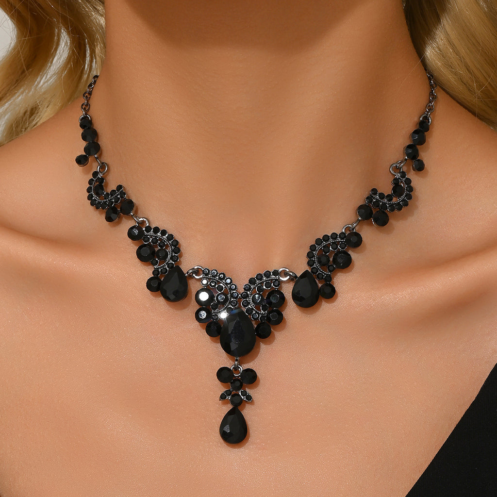 Vintage High-end Clavicle Necklace For Women